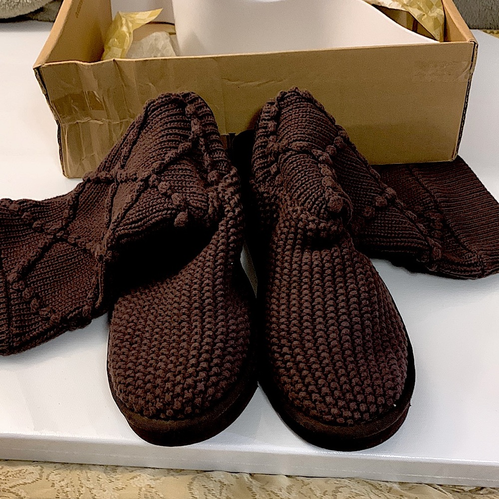 New UGG authentic Brown  Classic Argyle knit Cable size size 10